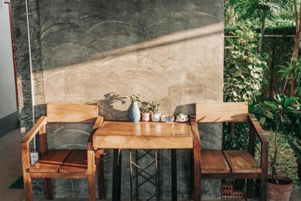 Хостел Yoji House And Cafe Ban Wiang Экстерьер фото